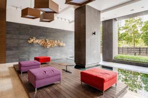 Χώρος καθιστικού στο Designer Luxury Condo Near Bukit Bintang