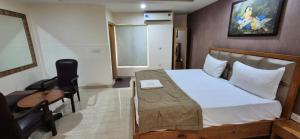 Gallery image of The Lohmod Airport - a Luxury Hotel on Main Highway NH-8, Adjacent to Aerocity, Delhi Airport in New Delhi