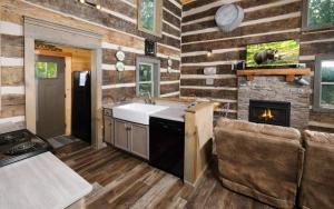 Fotografie z fotogalerie ubytování Sheriffs Cabin v destinaci Gatlinburg + 31 fotografií