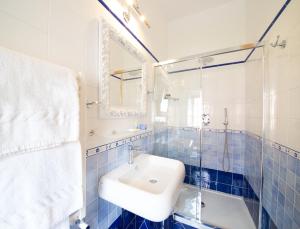 Koupelna v ubytování B&B Maiurè