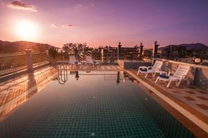 Bazén v ubytování The Crystal Beach Hotel nebo v jeho okolí