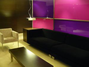 A seating area at Hotel Zenit Pamplona