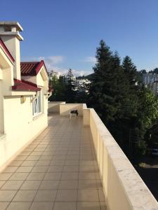 A balcony or terrace at Safa Apartment