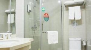 Bagno di GreenTree Inn Shanghai MinHang ZhuanQiao Subway Station East ZhuanXing Road Shell Hotel