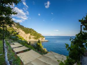 Afbeelding uit fotogalerij van Cannaverde - Amalfi Coast Camp in Maiori