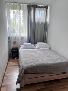 Posteľ alebo postele v izbe v ubytovaní OhMyHome - Park Mirowski Apartment
