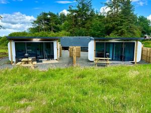 Gambar di galeri bagi The Little Pod - Forest View di Ballynameen