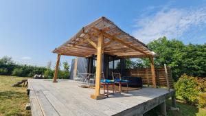 Gallery image of Le monde d'Echozellia - Cabane Gaïa in Saint-Germain-des-Champs