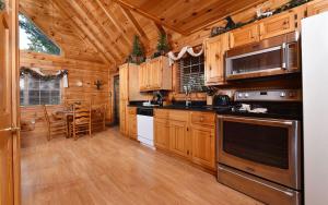 Η κουζίνα ή μικρή κουζίνα στο Hooked On Love