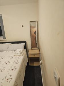 Postel nebo postele na pokoji v ubytování Carpricorn lodge