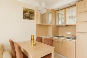 Η κουζίνα ή μικρή κουζίνα στο Harmony 11 Private Apartment