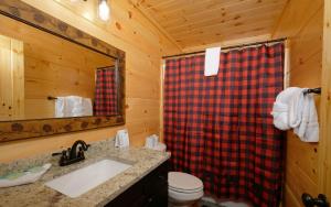 Phòng tắm tại Wine Down +16 ảnh