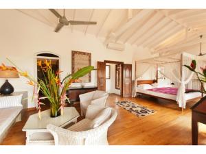 Rúm í herbergi á Pool, Roof Terrace, 3 Bedroom Villa, Galle Fort
