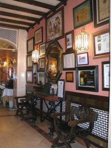 Restauracja lub miejsce do jedzenia w obiekcie Hotel Manolo Mayo