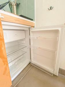 Kuchyň nebo kuchyňský kout v ubytování Cosy - 2pers - Proche front de mer - By Sister Home