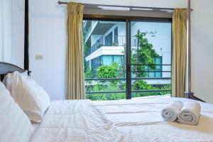 Ένα ή περισσότερα κρεβάτια σε δωμάτιο στο 5 BR Villa w Pool - Old City 7 Min Walk - Family Friendly - Ping-Pong Table +40 φωτογραφίες