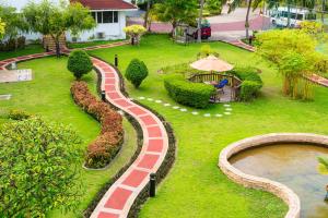 Giardino di Hulhule Island Hotel- Private Beach Access & Airport Pick-up and Drop