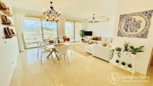 Billede fra billedgalleriet på Santoril - Wonderful Sea View Rooftop - Pool i Burgau + 24 billeder