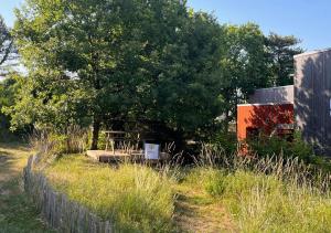 Zahrada ubytování LA MAISON DES BOIS D'OCRE - Gîte Appart Design - Clim Pkg Wifi Jardin à 10mn de Dijon