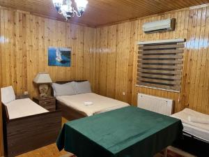 Fotografie z fotogalerie ubytování Qirmizi Qerenfil v destinaci Quba