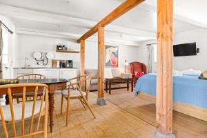 TV a/nebo společenská místnost v ubytování Solbjerggaard Bed & Breakfast