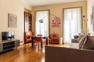 Μια τηλεόραση ή/και κέντρο ψυχαγωγίας στο Youhosty - Milano Charm Via Torino