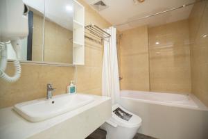 Bilik mandi di Sumitomo Apartment - Linh Lang street