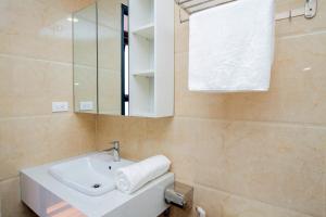 Bilik mandi di Sumitomo Apartment - Linh Lang street
