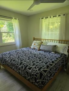 Ένα ή περισσότερα κρεβάτια σε δωμάτιο στο MidCity Country Charm +25 φωτογραφίες