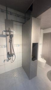 Bilik mandi di sunnyhome 2 wide spaces