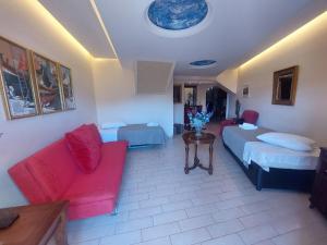 Uma cama ou camas num quarto em Apollon apartment Delphi