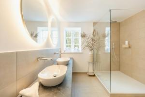 Bilik mandi di Historic Villa In North Frisia +27 gambar