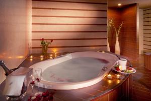 Kopalnica v nastanitvi Hotel Paka