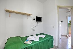 Μια τηλεόραση ή/και κέντρο ψυχαγωγίας στο Serra Alimini 2