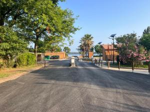 Photo de la galerie de l'établissement Lac Aureilhan et Mimizan plages, Mobil H 3 chambres, 6 personnes climatisé, à Aureilhan 37 autres photos