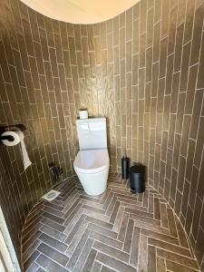 Ein Badezimmer in der Unterkunft Olkinyei Mara Tented Camp