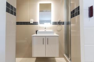 Phòng tắm tại Montbleu Cottage +21 ảnh