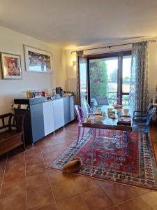 A seating area at Casa Paola nel Chianti