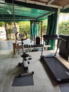 Fitness centrum a/nebo fitness zařízení v ubytování EDERA Parco Vacanze