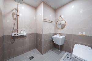 Hotel Palace Gyeongju的一间浴室