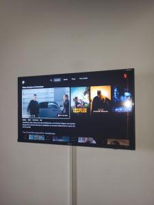TV a/nebo společenská místnost v ubytování Serenity Tartane