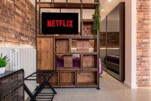 Μια τηλεόραση ή/και κέντρο ψυχαγωγίας στο Wild Loft 20' Milan, 15 RHO-FIERA & MXP