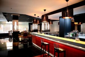Lounge nebo bar v ubytování Hotel Benetusser