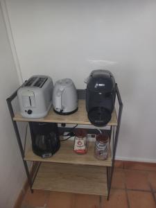 Comodidades para chá e café em Serenity Tartane