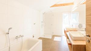 Kúpeľňa v ubytovaní Appartement In Unterburg Am Klopeiner See