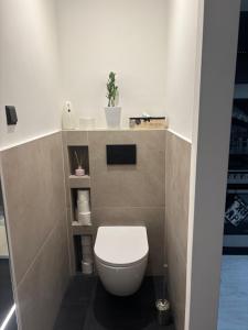 Ένα μπάνιο στο Gdynia Apartament Torpedownia +25 φωτογραφίες