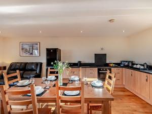 Η κουζίνα ή μικρή κουζίνα στο 3 Bed in Durham 94320