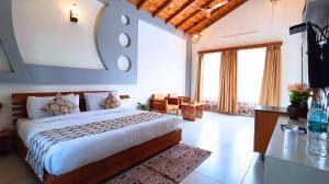 KK Jungle View Resort客房内的一张或多张床位