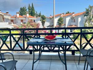 Balkoni atau teres di Paparouna Seaside House