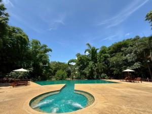 Bazén v ubytování Baan Krating Pai Resort - SHA Plus nebo v jeho okolí